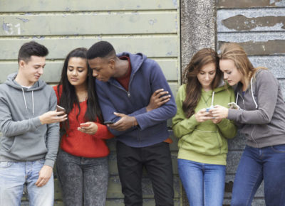 teens texting phones