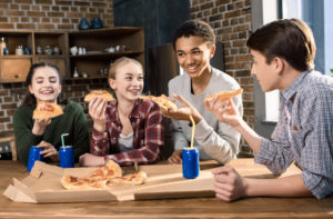 teenagers pizza